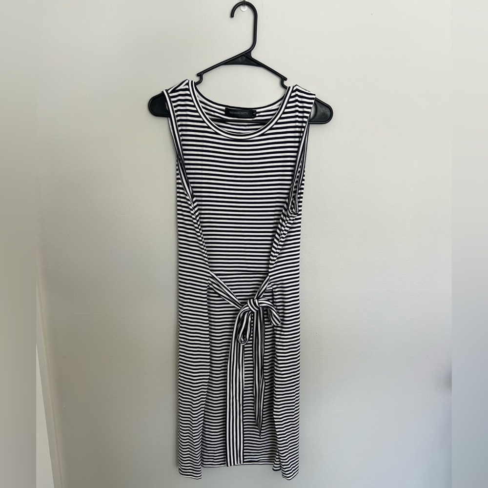 Merokeety Black White Striped Dress Tie Waist Sleeveless Casual Midi Size M